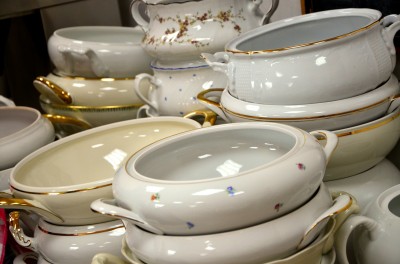 gold-trim-dinnerware-629365_1920