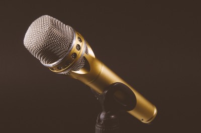 microphone-1246057_1920